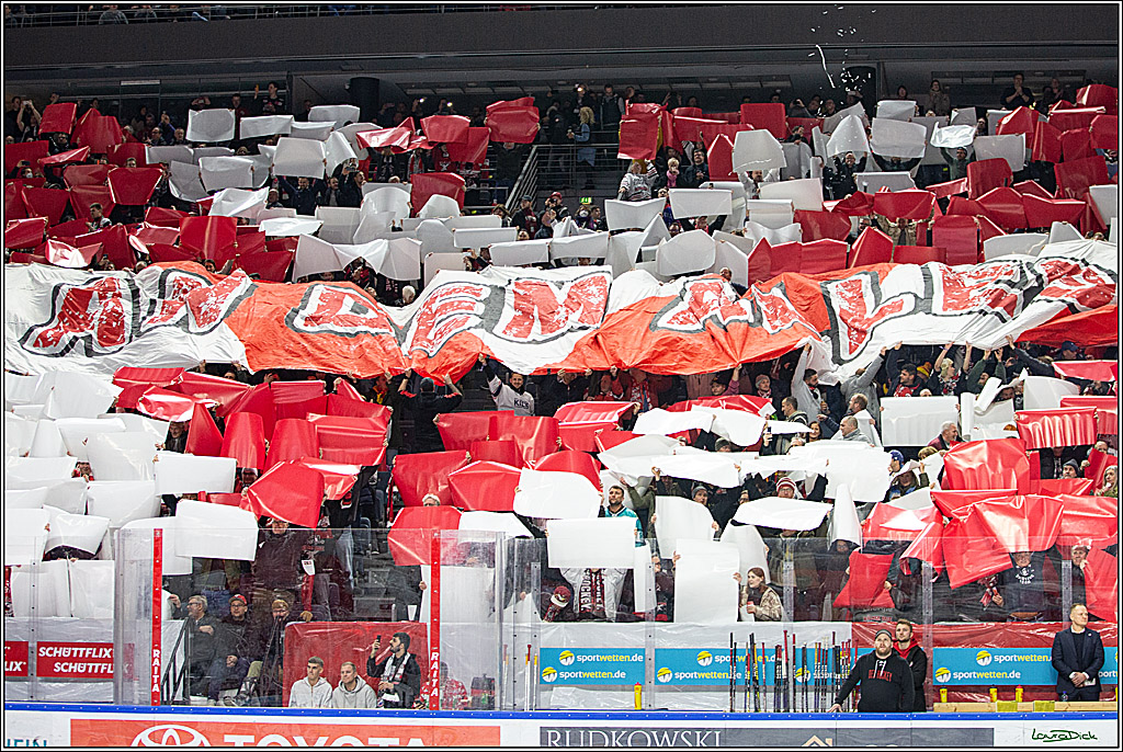 PENNY DEL; Koelner Haie- Duesseldorfer EG; Koeln, 16.12.2022